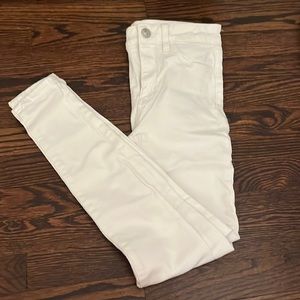 White skinny jeans